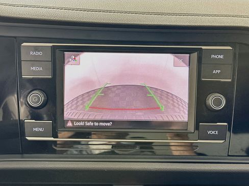 Used 2024 Volkswagen Jetta SE w/ Panoramic Sunroof Package FWD image 23