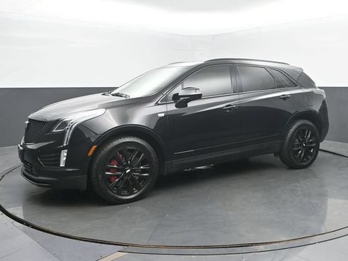 Used 2022 Cadillac XT5 Sportv w/ LPO, ONYX Package AWD/4WD image 2