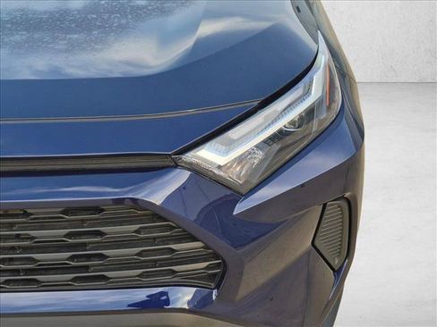 Used 2025 Toyota RAV4 XLE w/ Convenience Package FWD image 9
