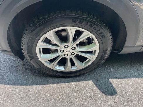 Used 2022 Ford Explorer Limited image 14