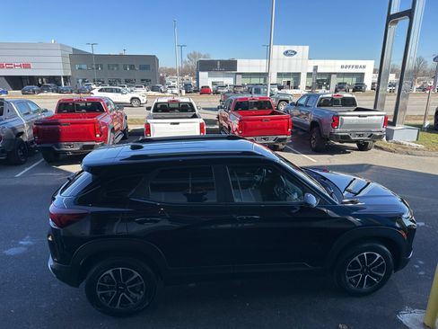 Used 2024 Chevrolet TrailBlazer LT w/ LT Cold Weather Package AWD/4WD image 4