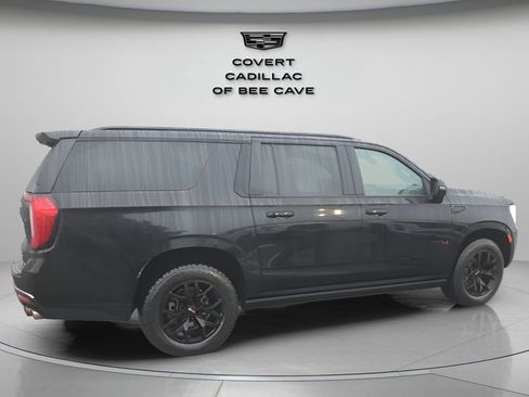 Used 2022 GMC Yukon XL AT4 image 10