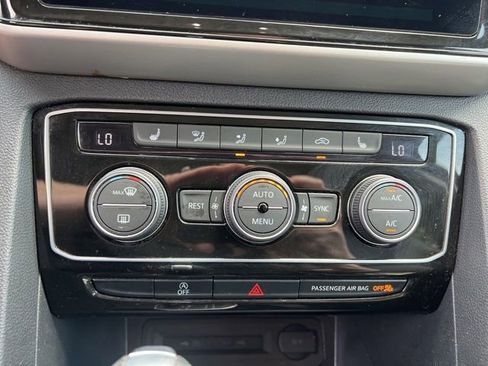 Used 2023 Volkswagen Atlas SEL AWD/4WD image 20