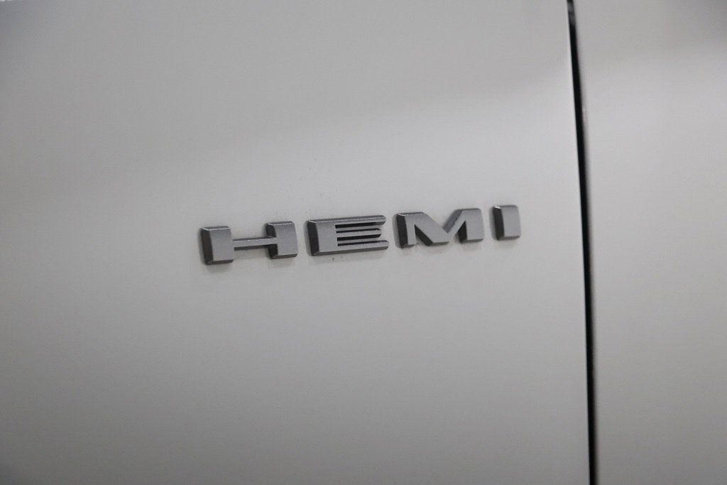 Used 2023 Dodge Durango R/T w/ Hemi Orange Plus Package AWD/4WD image 12