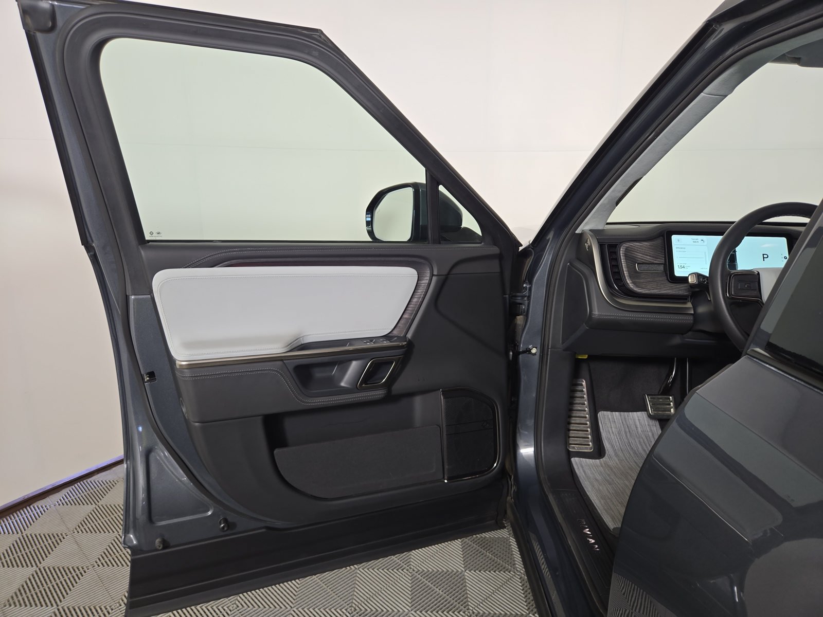 Used 2023 Rivian R1T Adventure Quad AWD/4WD image 16