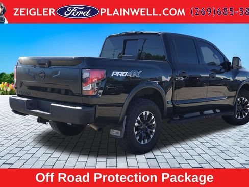 Used 2021 Nissan Titan PRO-4X w/ Pro-4x Convenience Package AWD/4WD image 5