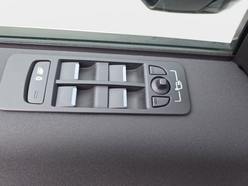 Certified 2025 Land Rover Discovery Sport S AWD/4WD image 30