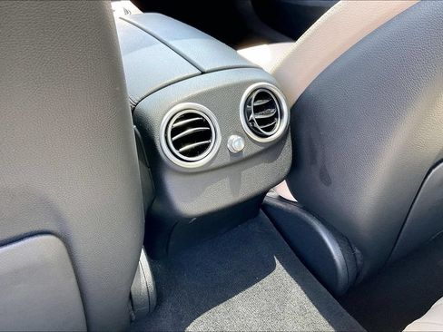 Used 2019 Mercedes-Benz C 300 Sedan image 29