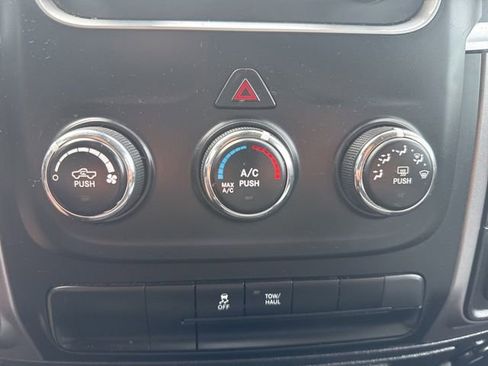 Used 2023 RAM 1500 Classic SLT AWD/4WD image 20