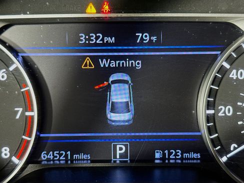 Used 2023 Nissan Altima 2.5 SR FWD image 14
