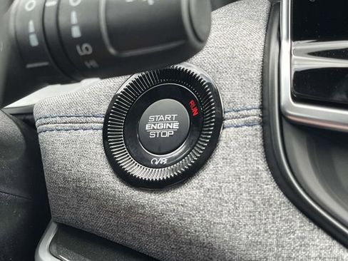 New 2025 Jeep Compass Sport image 24