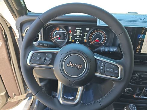 New 2026 Jeep Wrangler Unlimited Sahara AWD/4WD image 9