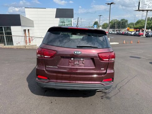 Used 2019 Kia Sorento FWD image 6