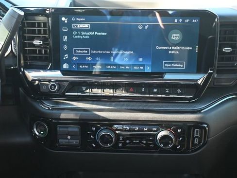 Used 2024 Chevrolet Silverado 2500 ZR2 w/ Technology Package image 17