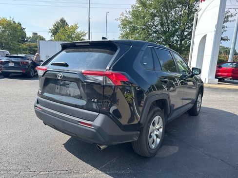 Used 2022 Toyota RAV4 LE FWD image 5