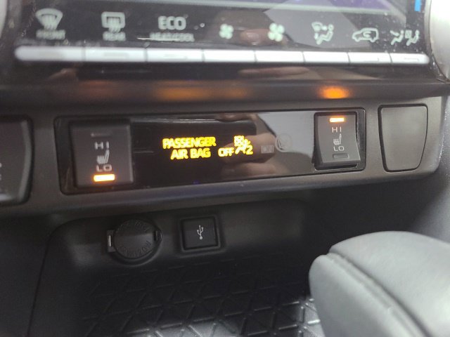 Used 2022 Toyota RAV4 XLE w/ Convenience Package AWD/4WD image 34