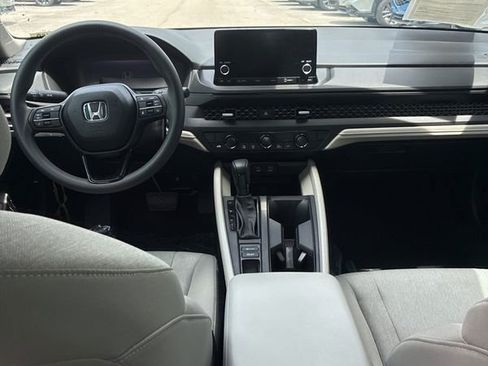 Used 2025 Honda Accord SE image 11