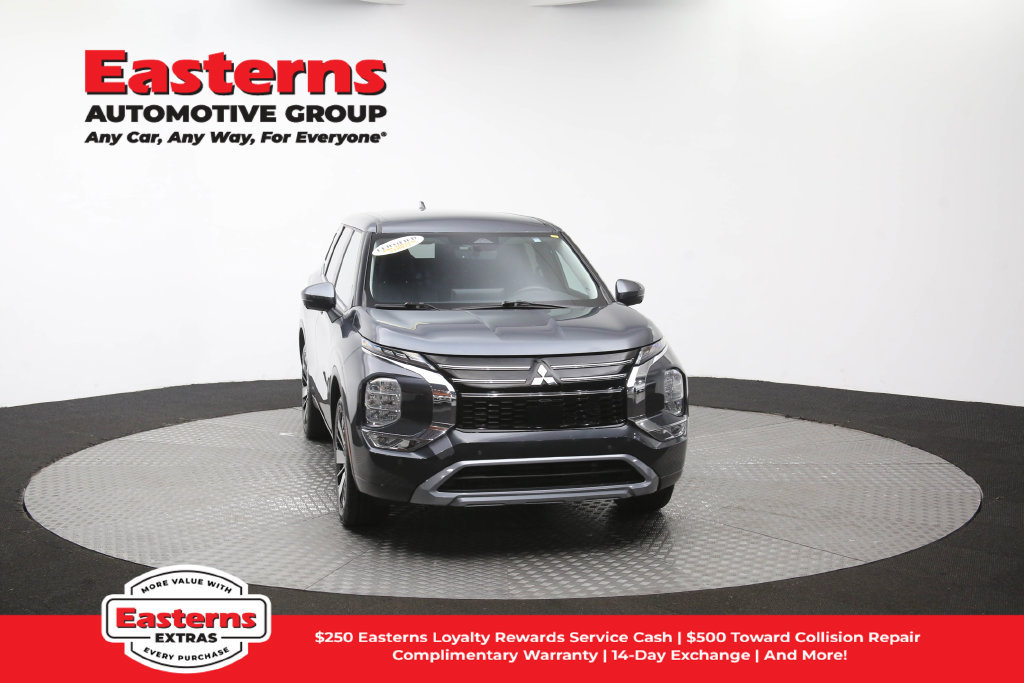 Used 2025 Mitsubishi Outlander SE FWD image 53