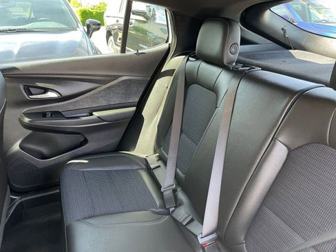 Used 2025 Buick Envista Preferred image 39