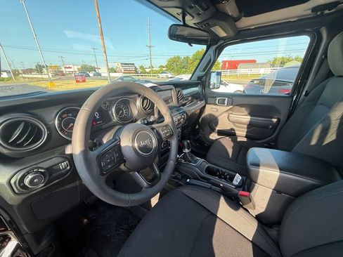 Used 2023 Jeep Wrangler Unlimited Sport AWD/4WD image 15