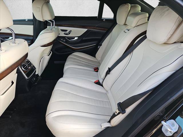 Used 2016 Mercedes-Benz S 550 Sedan image 25