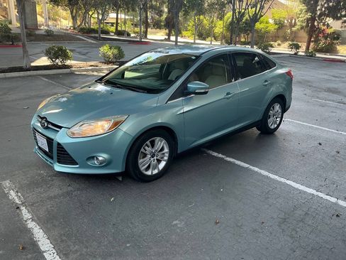 Used 2012 Ford Focus SEL FWD image 2