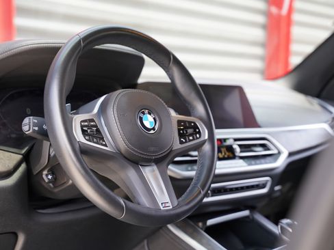 Used 2023 BMW X5 xDrive40i w/ M Sport Package AWD/4WD image 17