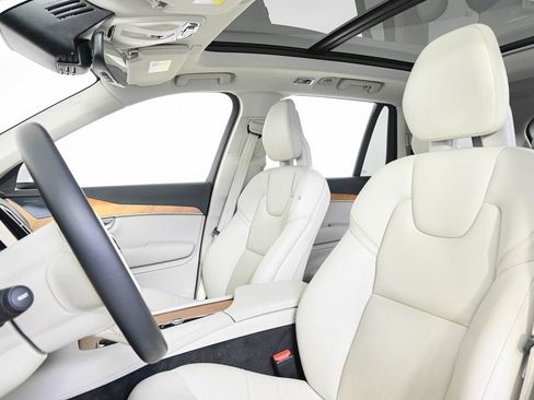 Used 2021 Volvo XC90 T8 Inscription Expression w/ Advanced Package AWD/4WD image 6