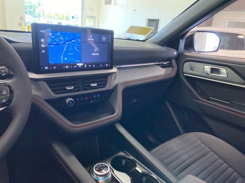 New 2026 Ford Explorer ST-Line w/ ST-Line Street Pack AWD/4WD image 13