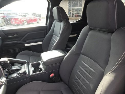 Used 2024 Toyota Tacoma TRD Off-Road image 10