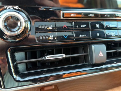 Used 2021 Toyota Highlander Platinum AWD/4WD image 30