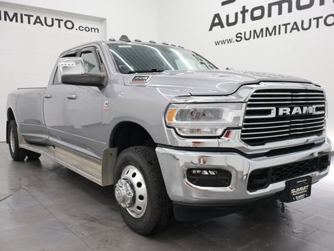 Used 2023 RAM 3500 Laramie AWD/4WD image 2