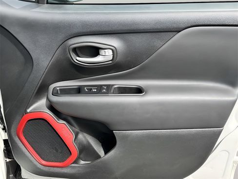 Used 2023 Jeep Renegade Trailhawk image 28