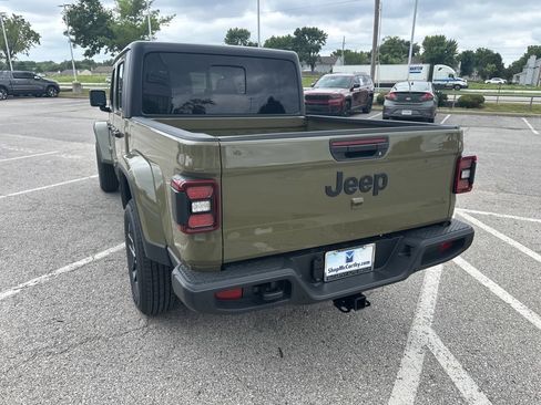 New 2025 Jeep Gladiator Sport image 22