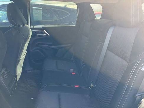 Used 2022 Mitsubishi Outlander ES image 7