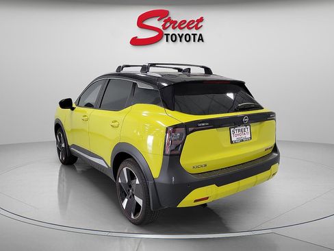 Used 2025 Nissan Kicks SR w/ Illumination Package AWD/4WD image 2