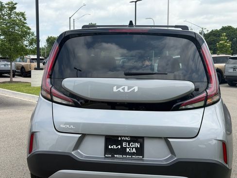 Used 2024 Kia Soul S FWD image 4