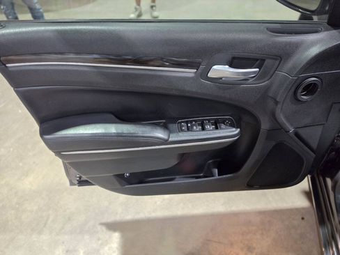 Used 2016 Chrysler 300 Limited AWD/4WD image 28