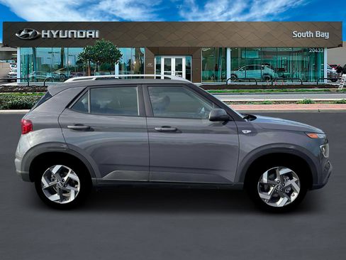 New 2026 Hyundai Venue SEL image 9