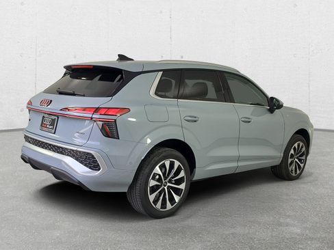 New 2026 Audi Q3 quattro 2.0T AWD/4WD image 6