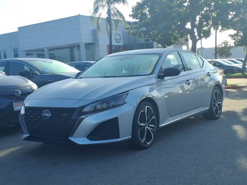 Certified 2024 Nissan Altima 2.5 SR FWD image 2