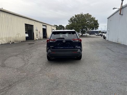 Used 2019 Toyota RAV4 XLE image 6