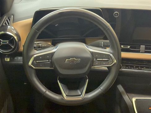 Used 2025 Chevrolet Equinox ACTIV w/ Safety and Technology Package AWD/4WD image 10