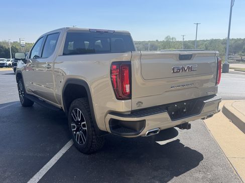 Used 2022 GMC Sierra 1500 AT4 w/ AT4 Premium Package image 3