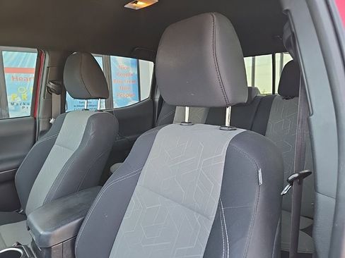 Used 2022 Toyota Tacoma TRD Sport AWD/4WD image 41