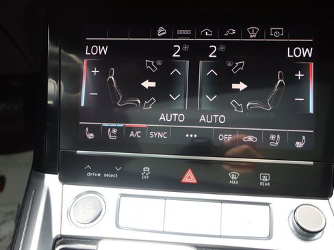 Used 2021 Audi e-tron Prestige w/ Prestige Package AWD/4WD image 17