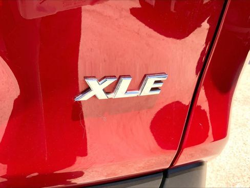 Used 2025 Toyota RAV4 XLE FWD image 10