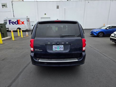 Used 2016 Dodge Grand Caravan American Value Package w/ UConnect Hands-Free Group FWD image 6