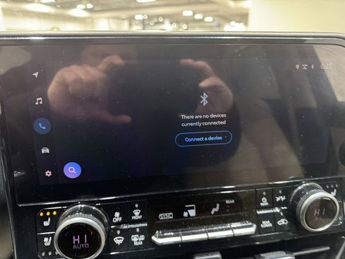 Used 2023 Toyota Highlander L image 16