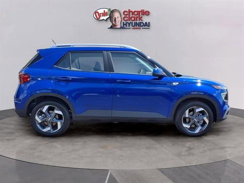 New 2025 Hyundai Venue Limited image 5